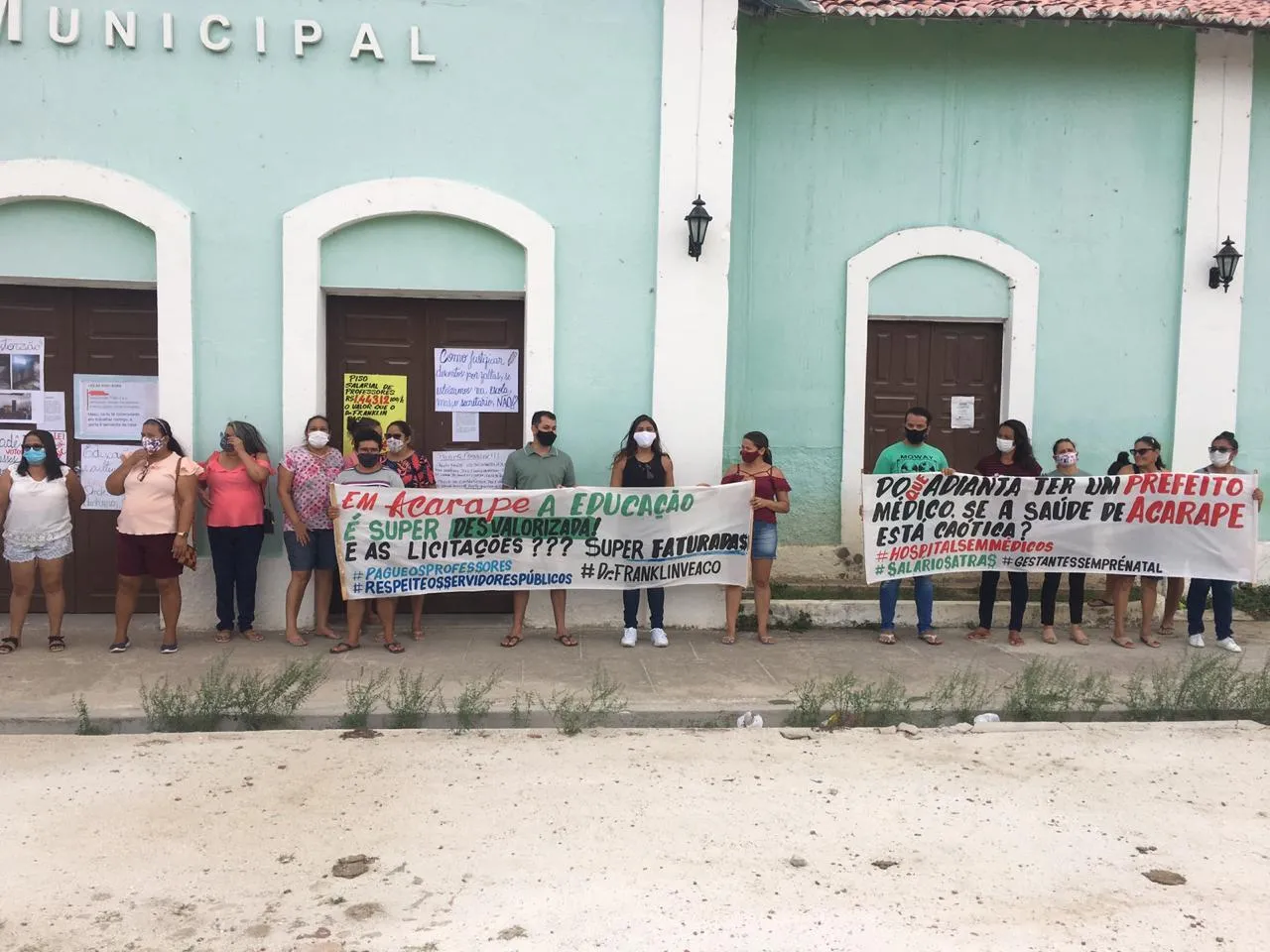 Manifestantes criticam gestão municipal em Acarape