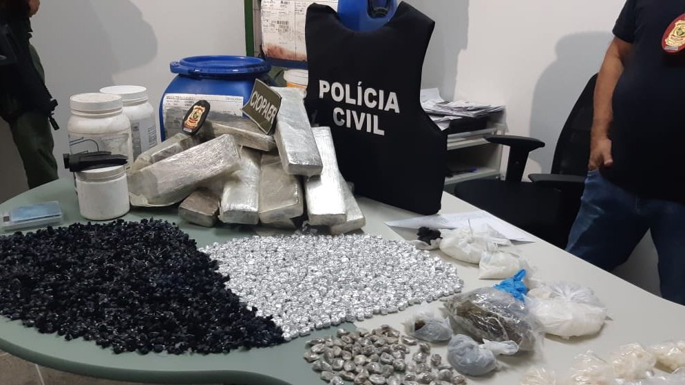 Tambores Com Maconha Cocaina E Crack Sao Encontrados Em Lagoa No Jardim Das Oliveiras Seguranca Diario Do Nordeste
