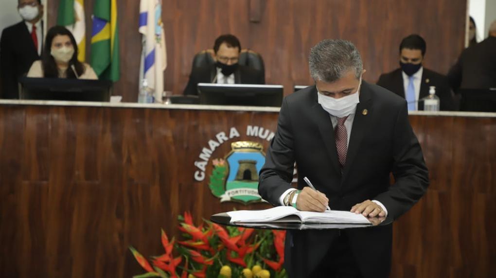 Antônio Henrique inicia em 2021 seu segundo mandato à frente da Câmara Municipal de Fortaleza. Exercício é para o biênio 2021-2022