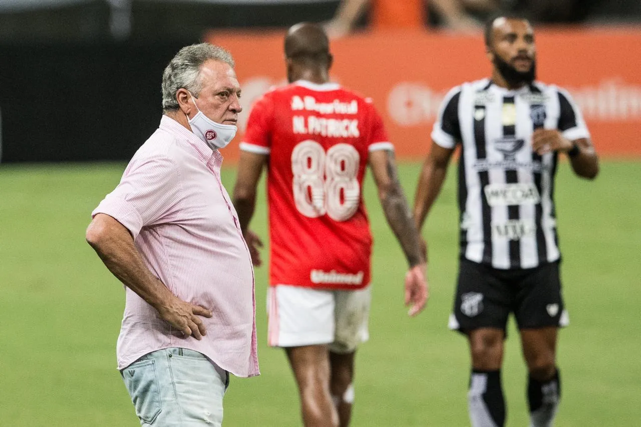 O técnico Abel Braga apostou em Caio Vidal no duelo na Arena Castelão