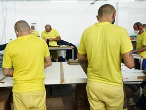 Por lei, as empresas terceirizadas do Governo do Ceará são obrigadas a destinar de 3% a 10% das vagas a presos e egressos do sistema penitenciário estadual.
