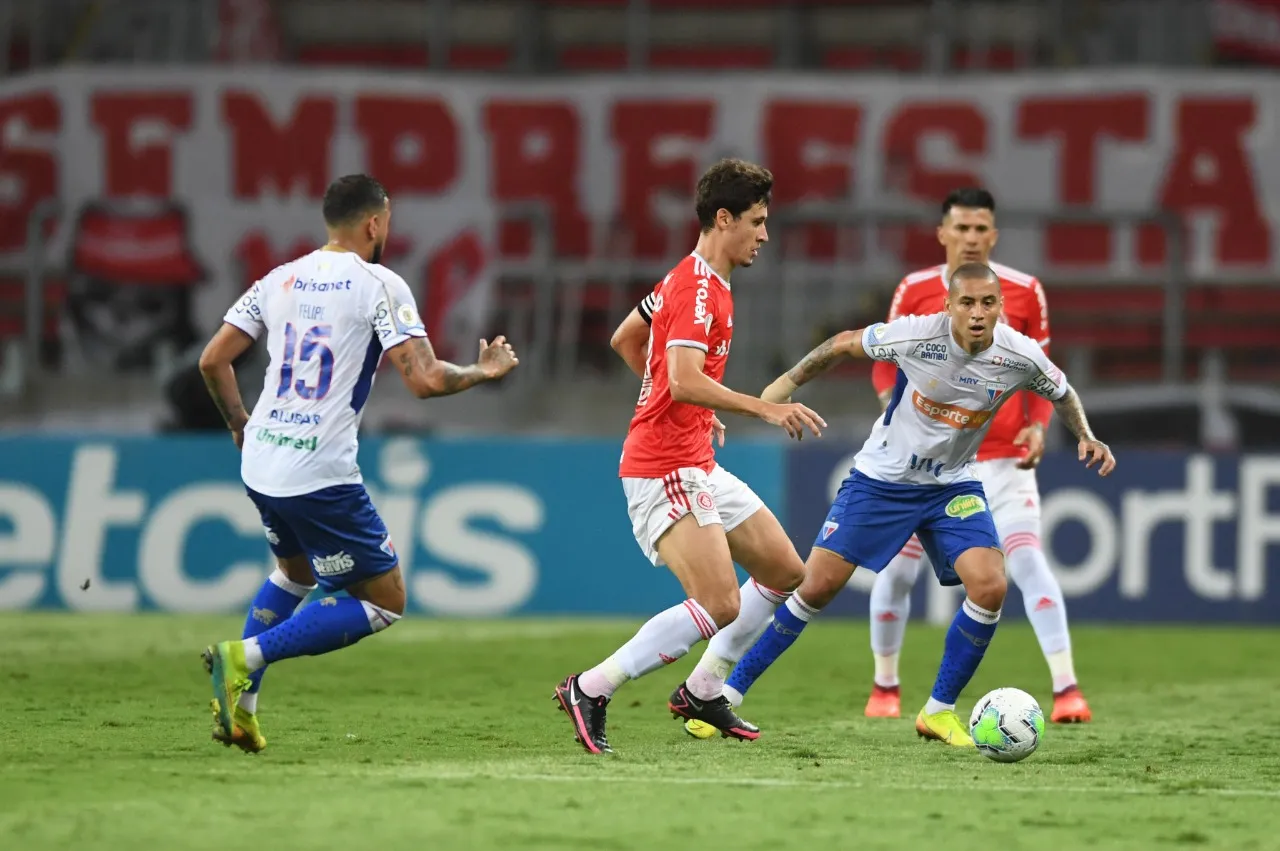 No primeiro tempo, Wellington Paulista marcou o gol do Fortaleza em cobrança de pênalti