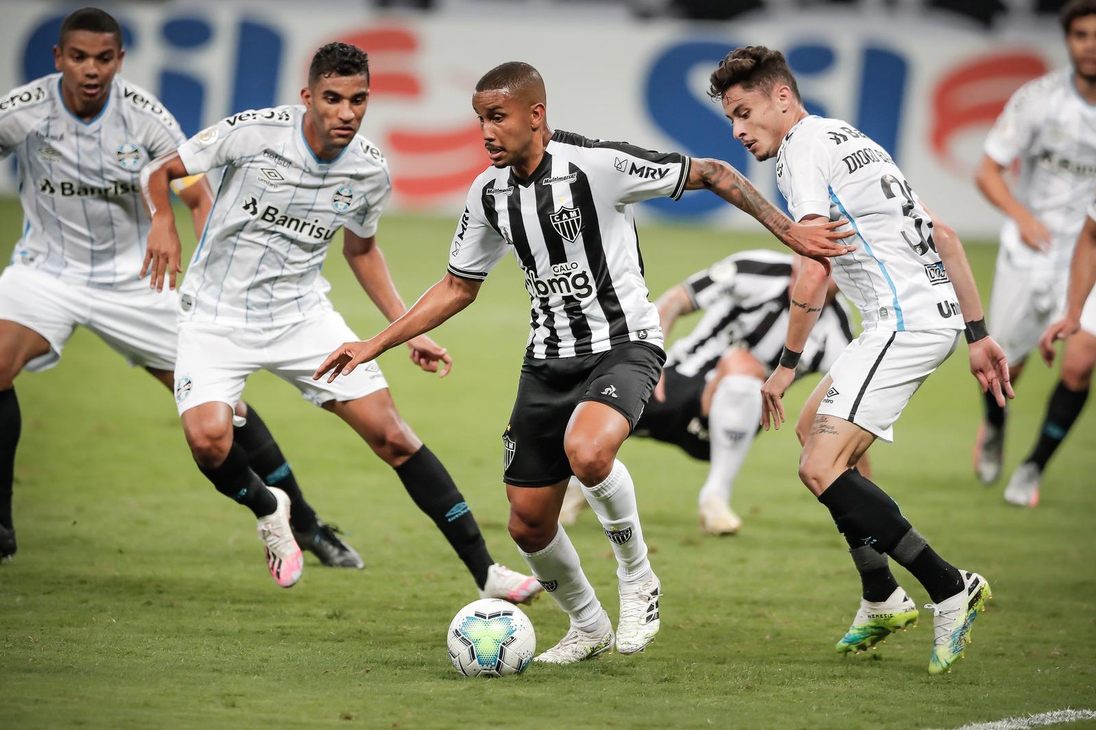 Atlético-MG faz 3 a 0 no Grêmio e entra de vez na briga pelo título do  Brasileirão - Jogada - Diário do Nordeste