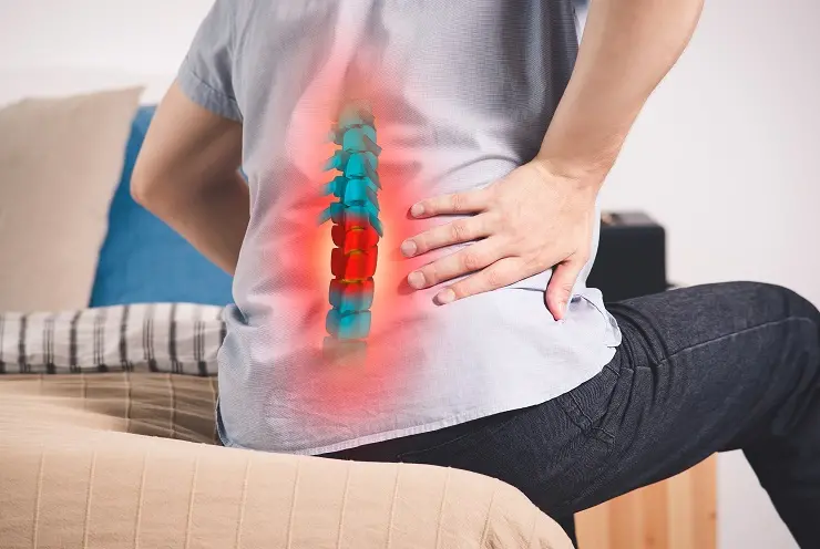 Dores e formigamentos são sintomas comuns em pacientes com hérnia de disco