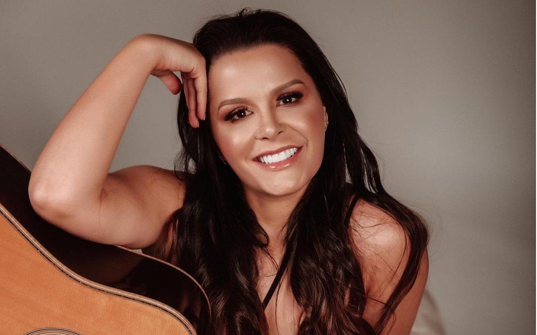 Maraisa, da dupla com Maiara, vê ex no BBB 21 e diz não saber para quem torcer