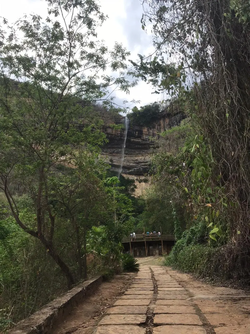 No pé da bica, uma obra de urbanização do parque de 900 mil metros quadrados ainda está incompleta