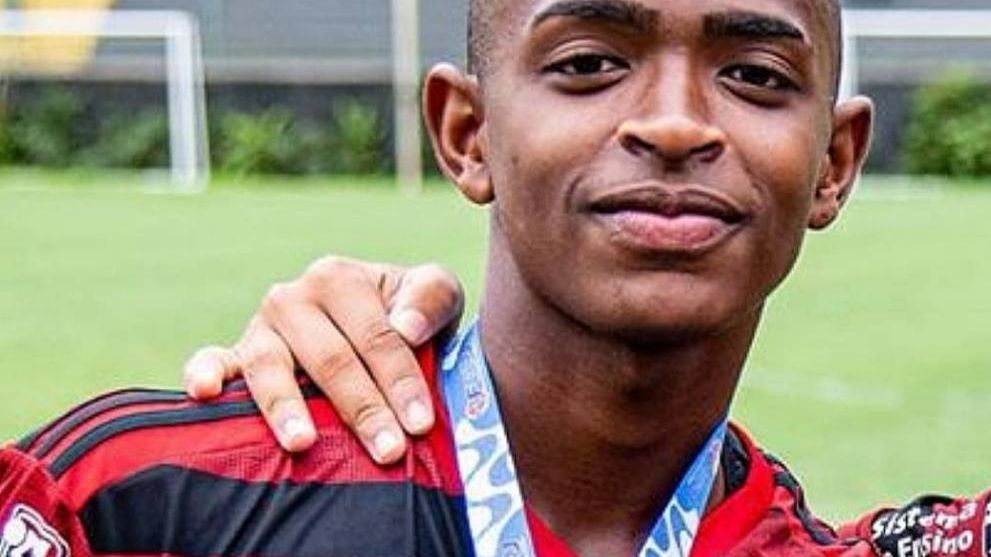Foto com Ronald, da base do Flamengo, novo reforço do Fortaleza para 2021