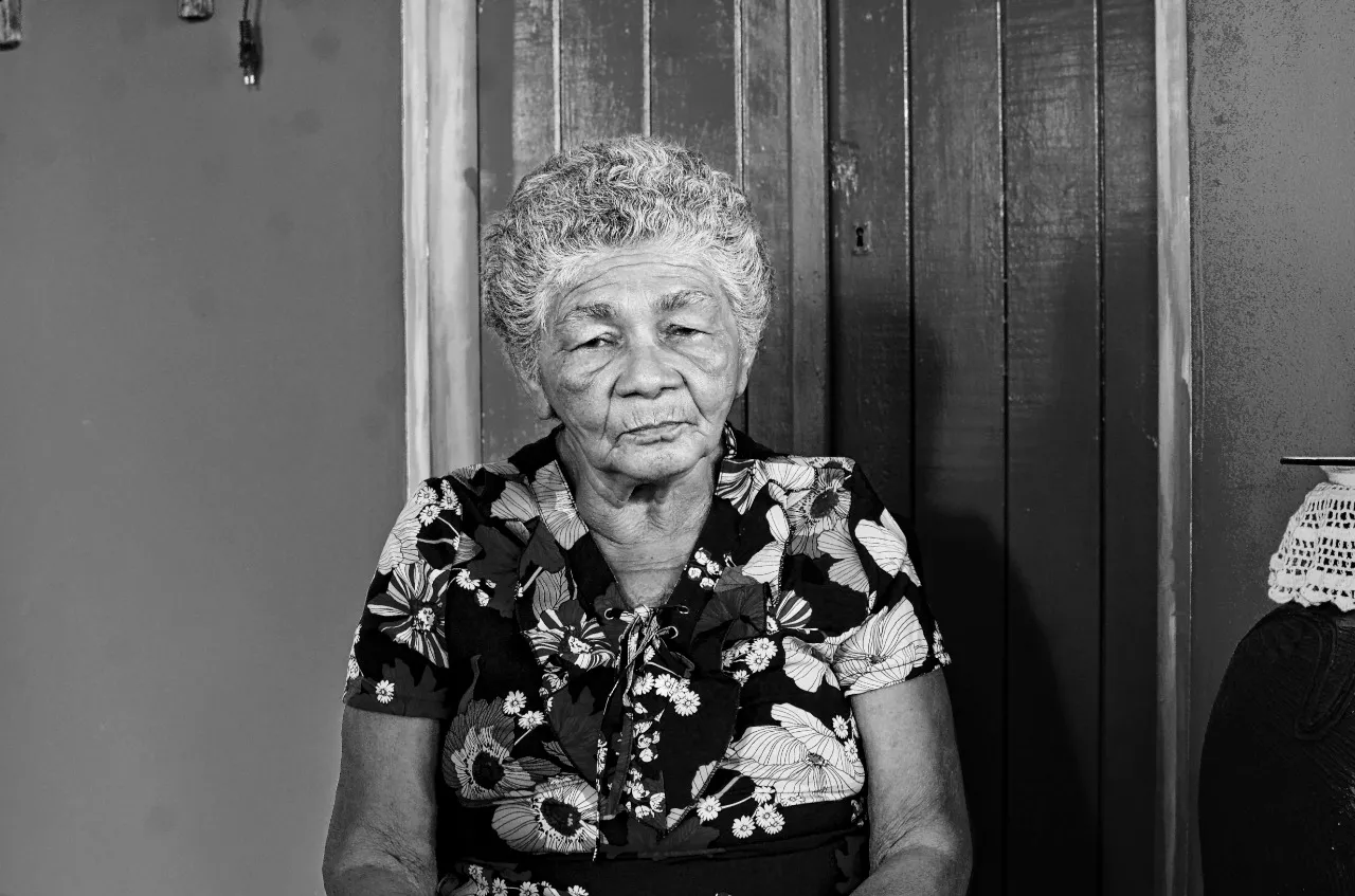 Dona Marnilza sente saudade das festas da juventude onde dançava até o candeeiro se apagar