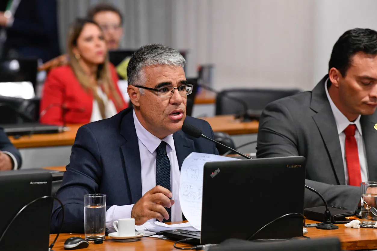 Com atenções voltadas ao Senado, Girão diz que também busca avaliar cenários locais