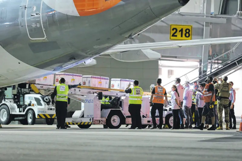 Vacinas da Oxford/AstraZeneca foram enviadas do Rio de Janeiro após inspeção da Fiocruz