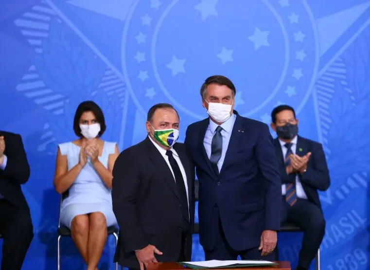 bolsonaro e pazuello