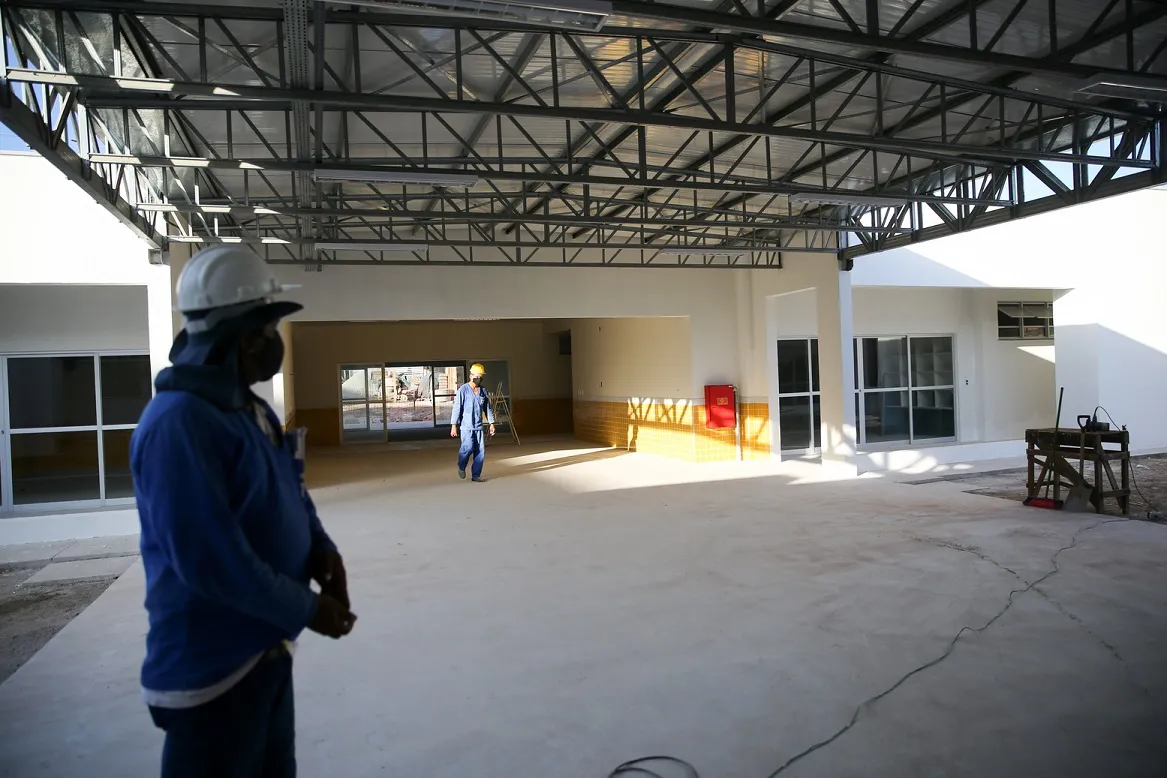 Escolas e creches passam por reformas, como ampliação de áreas ventiladas, desde 2020.