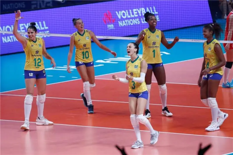 Seleção feminina disputa VNL