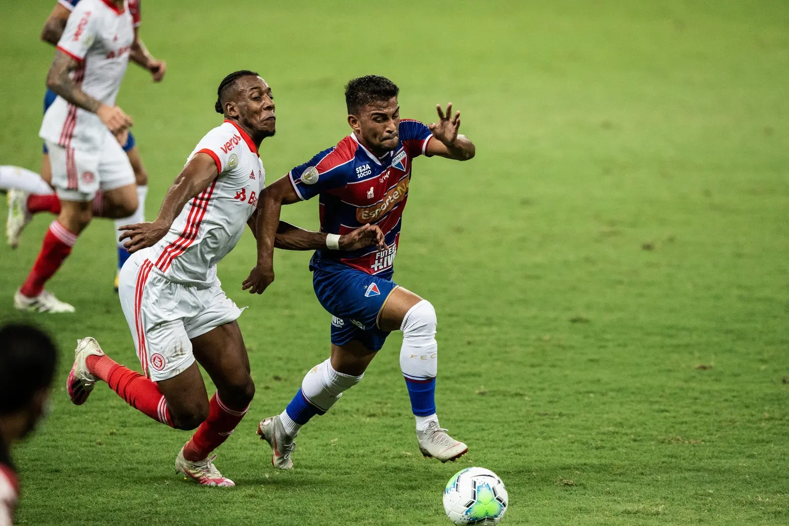 Ronald renovou contrato com o Fortaleza até 2023