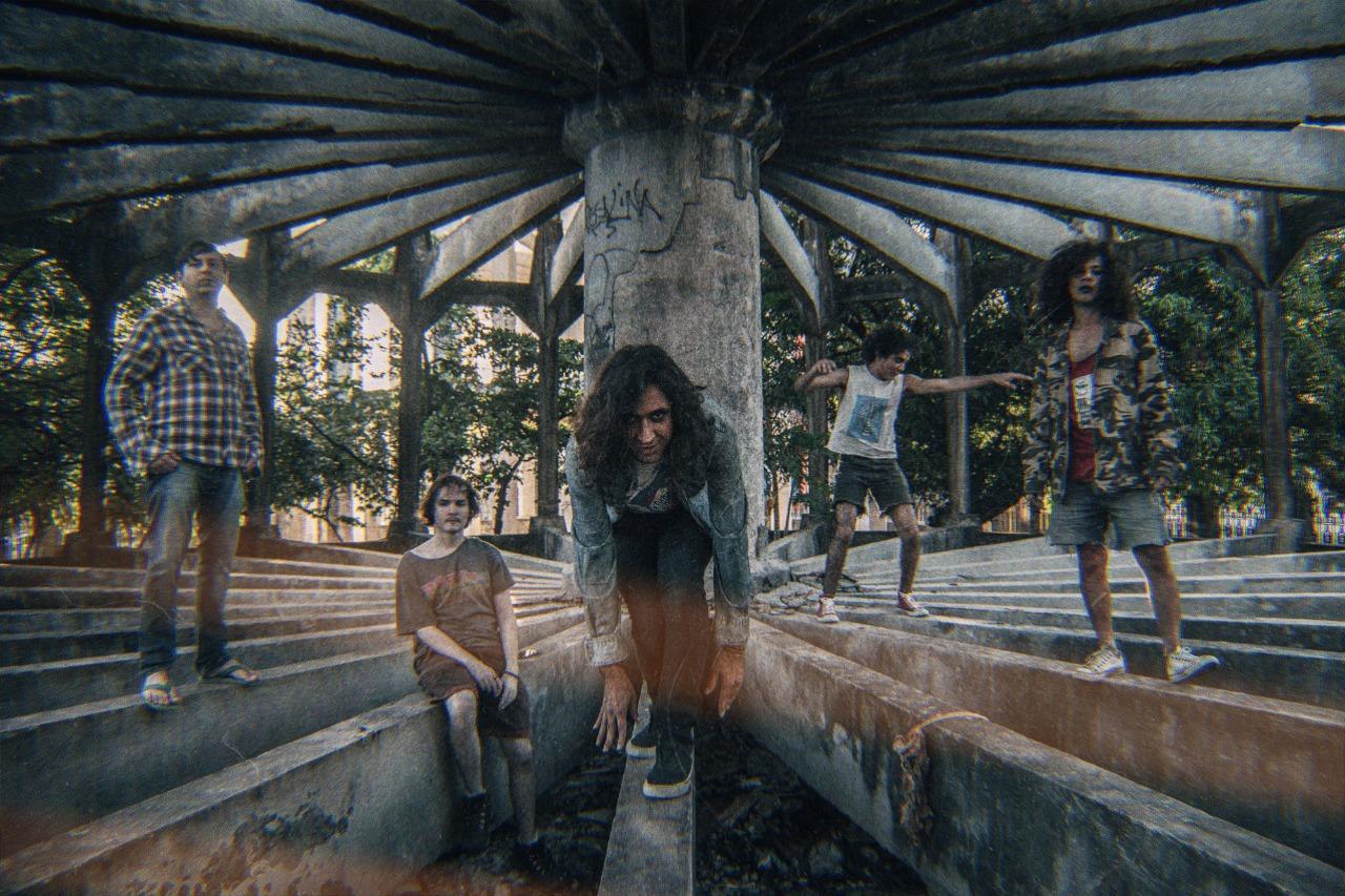 Quinteto em constante colaboração com a cena alternativa cultural. Evento vai ao ar no dia 30 de janeiro, às 20h, pelo canal da Lascaux