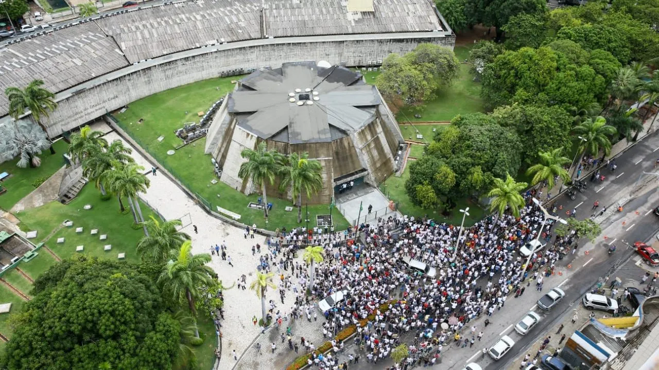 Em 6 de fevereiro, policiais militares fizeram protesto em volta da Assembleia. Era o prenúncio do motim