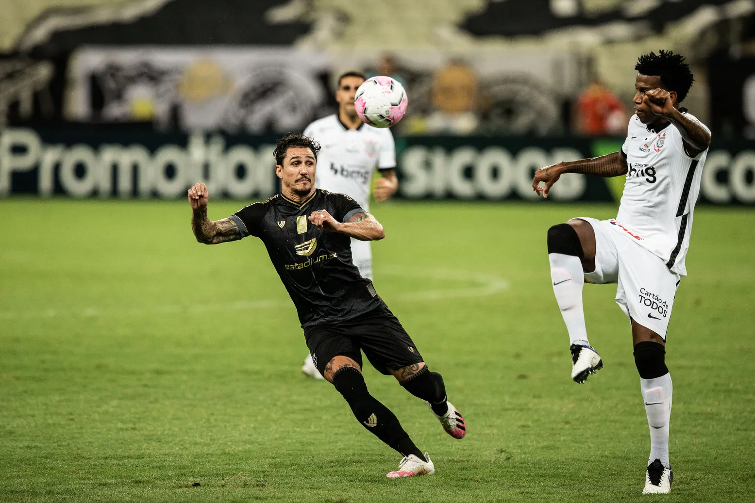 No jogo de ida pela Série A, o Ceará venceu o Corinthians por 2 a 1 no Castelão