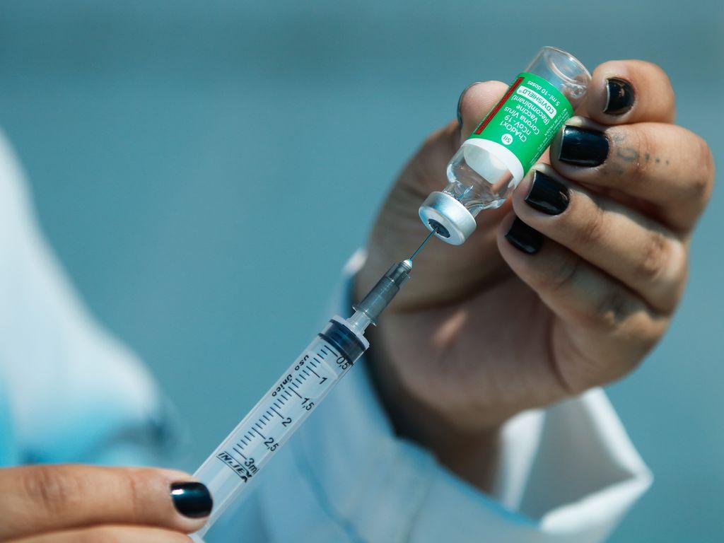 Resultado de imagem para Anvisa retira obriga&ccedil;&atilde;o de fase 3 no Brasil para autorizar vacina