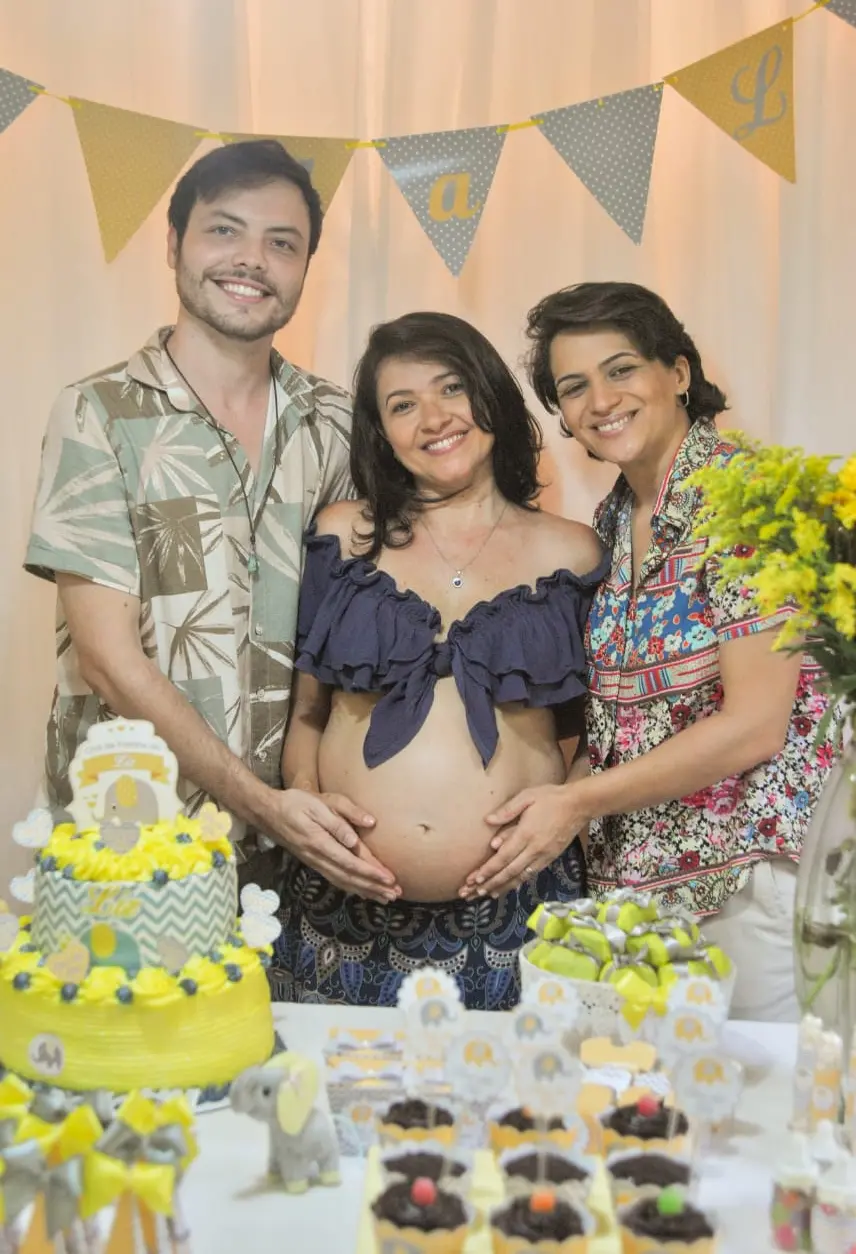 Família multiparental no Ceará, com duas mães e um pai