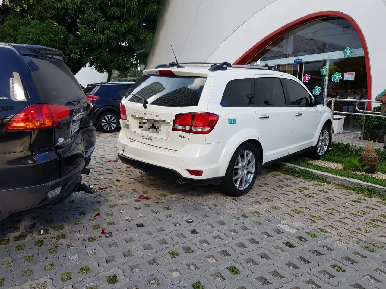 Motorista foi conduzida à delegacia após a população chamar a Polícia