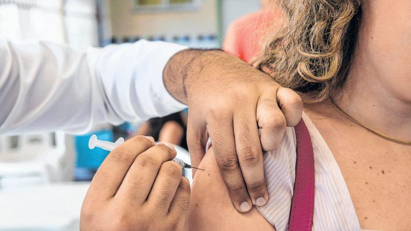 Sindicato sugere que farmácias se tornem ponto de vacinação contra a Covid-19
