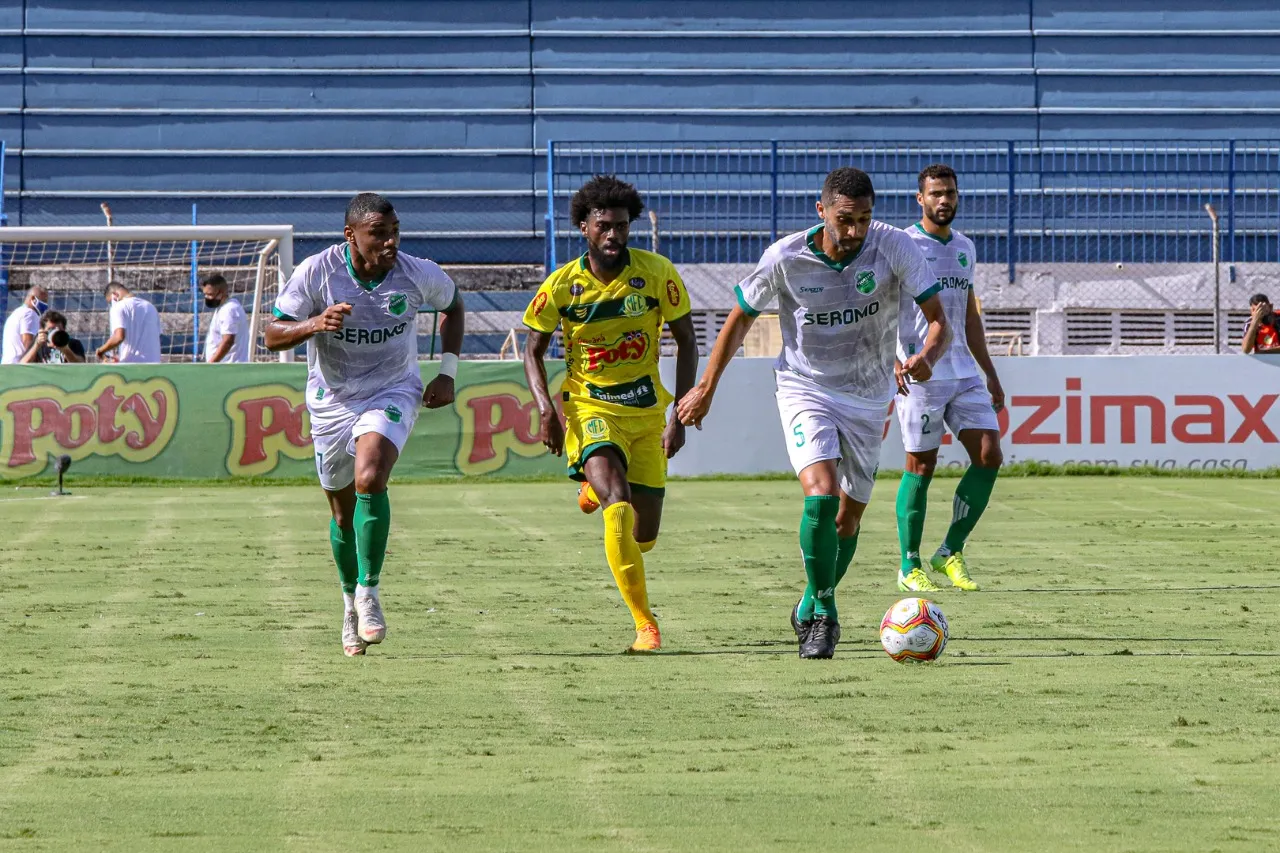 O Mirassol entrou em campo com vantagem contra o Mirassol por conta da vitória por 1 a 0 no primeiro compromisso