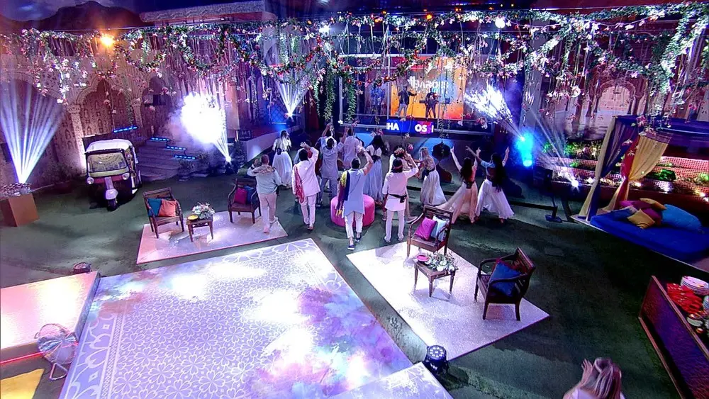 Participação musical começou apresentação com hit 