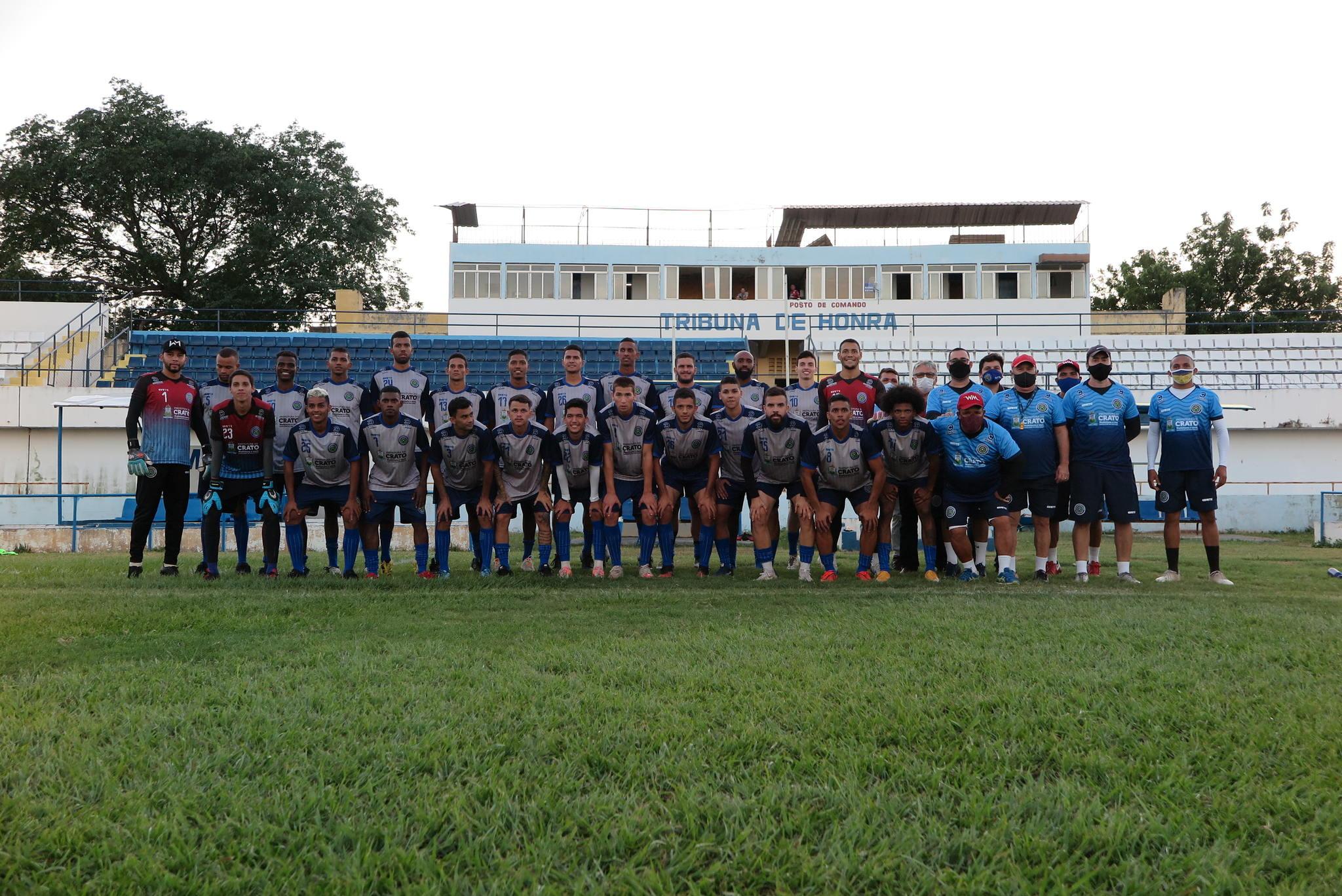 Toda equipe e comissão técnica do Crato