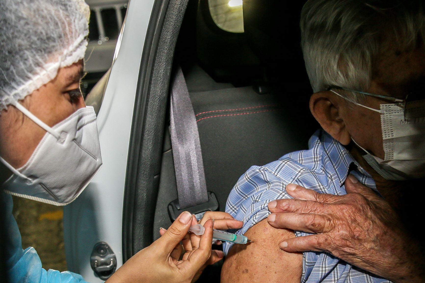 drive-thru de vacina