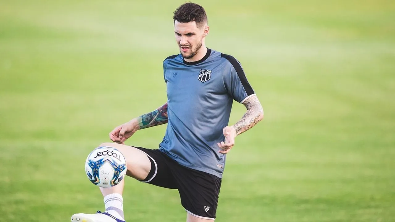 O zagueiro Tiago Pagnussat volta ao time titular do Vovô após se recuperar de lesão