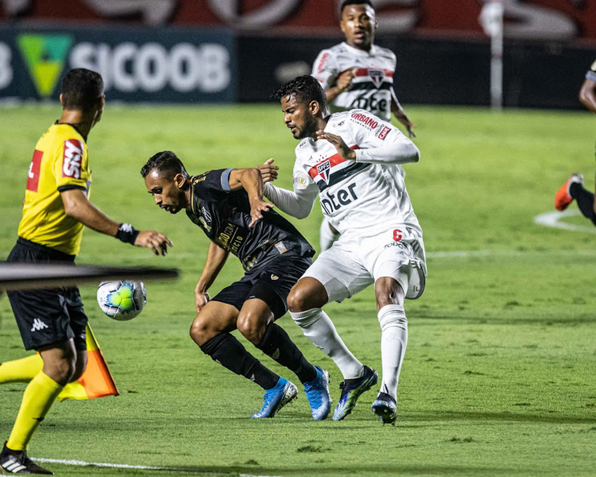 Alvinegro foi pouco criativo