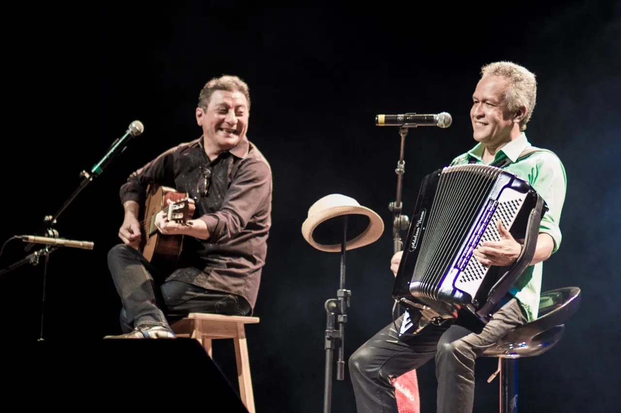 Esta é uma imagem de Nonato Luiz e Adelson Viana