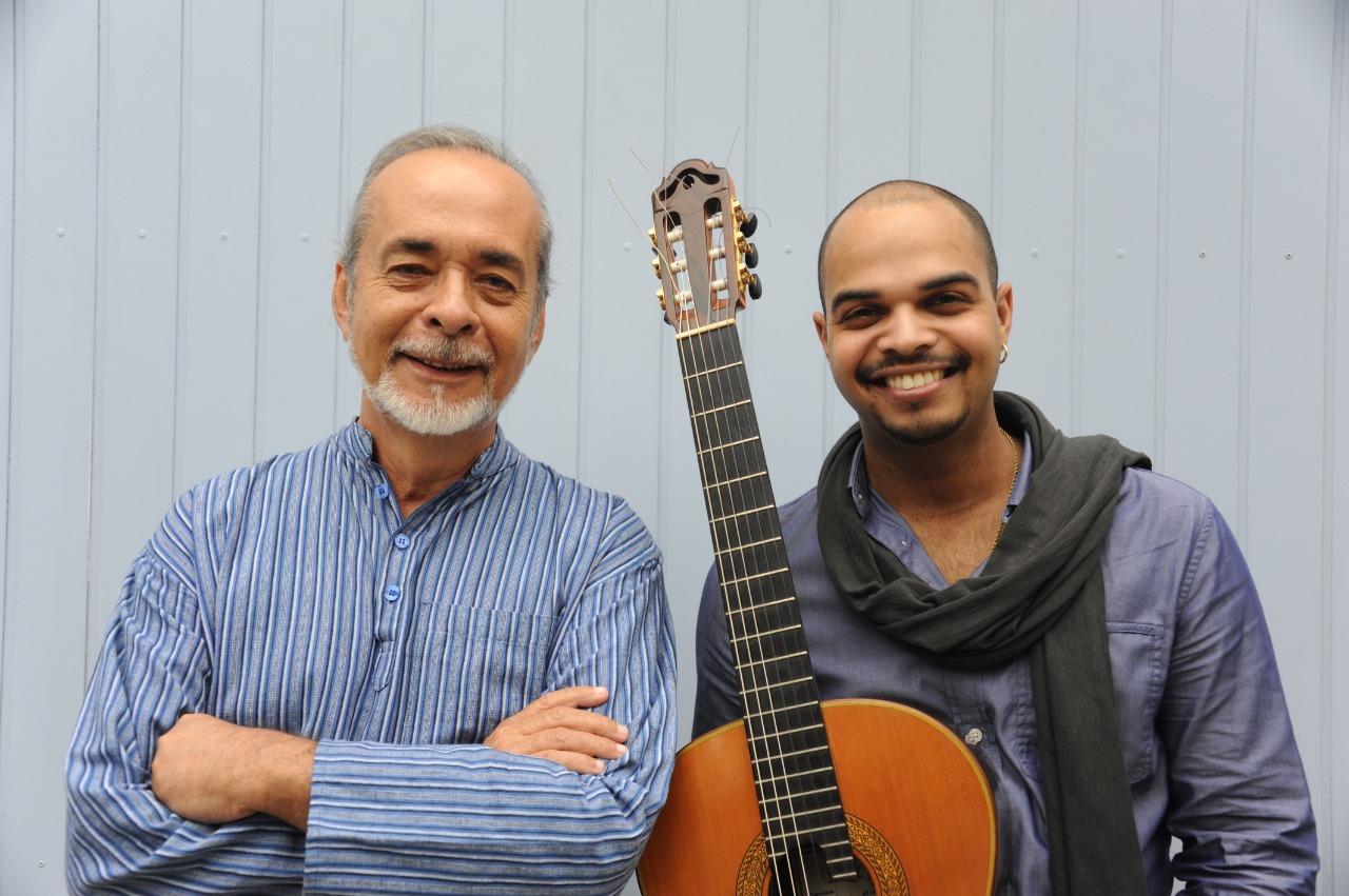 Esta é uma imagem do compositor e arranjador Gilson Peranzzetta e o violonista Marcel Powell
