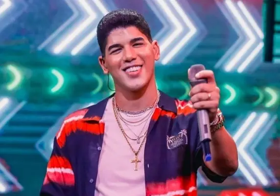 Radicado em Fortaleza (CE), pernambucano também acompanha o reality