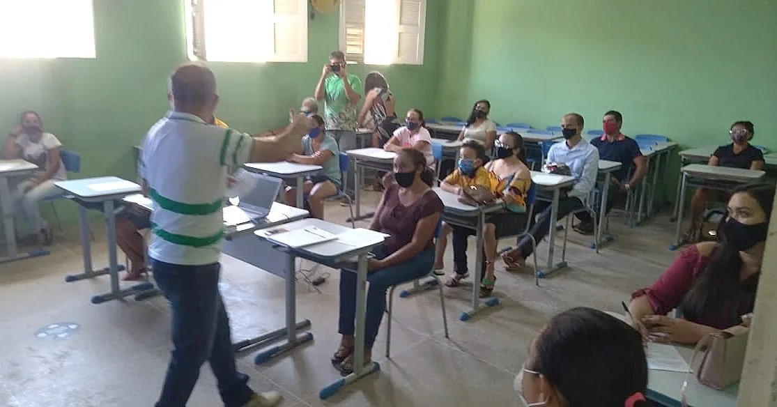 Reunião com pais foi feita para decidir pelo ensino híbrido na escola Milton Façanha Abreu