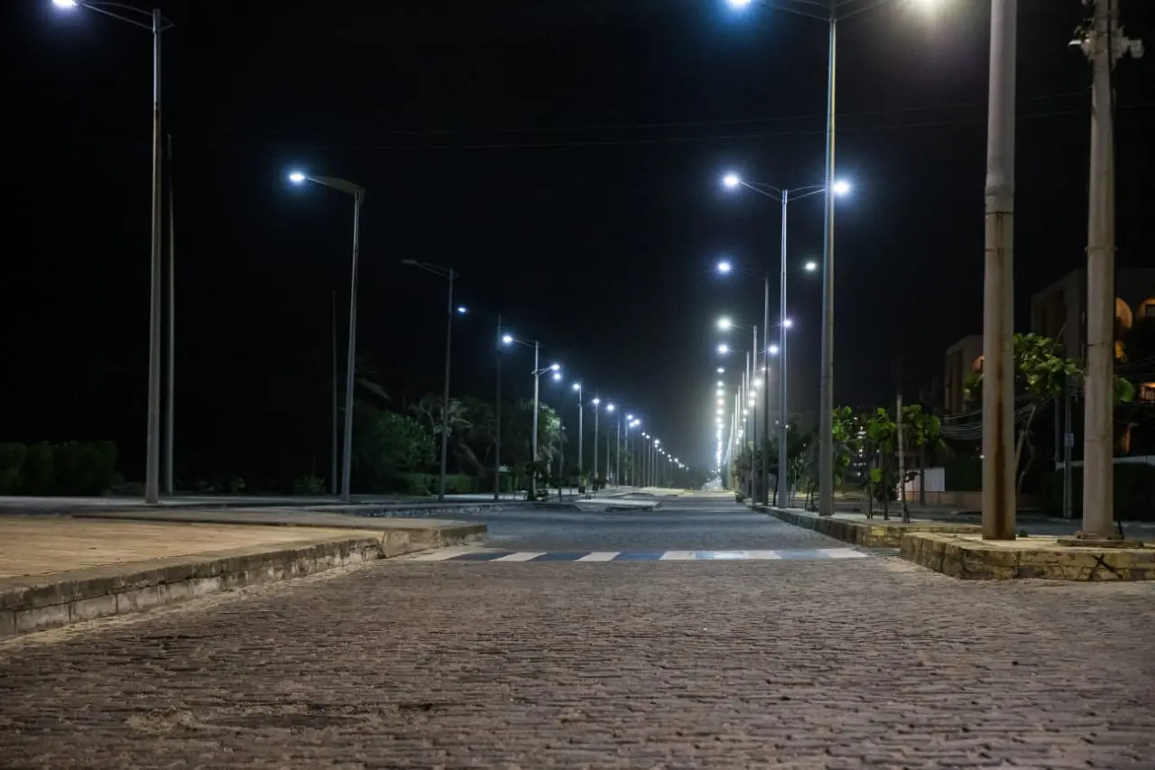 Rua vazia na Praia do Futuro