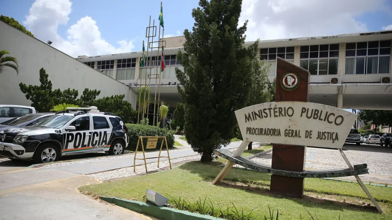 Fachada do MPCE