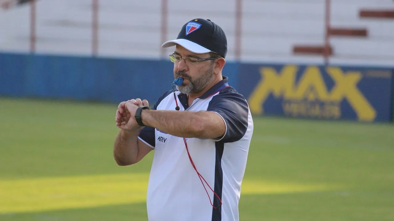 Enderson Moreira chegou ao Fortaleza para substituir Marcelo Chamusca no cargo
