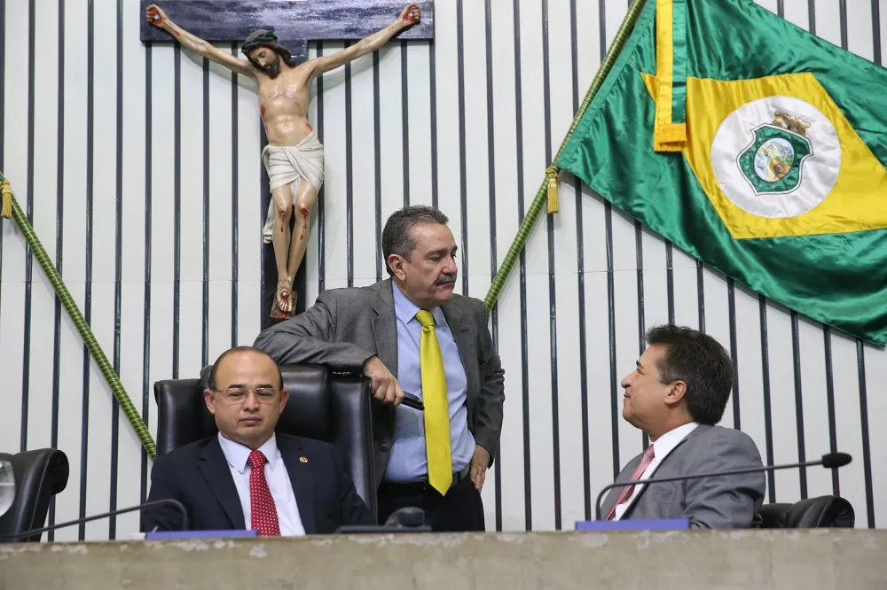 O prefeito em interlocução com a Assembleia Legislativa