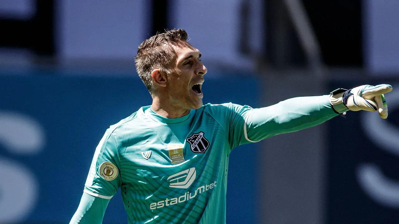 Arqueiro fez 52 partidas pelo Vovô antes de perder espaço