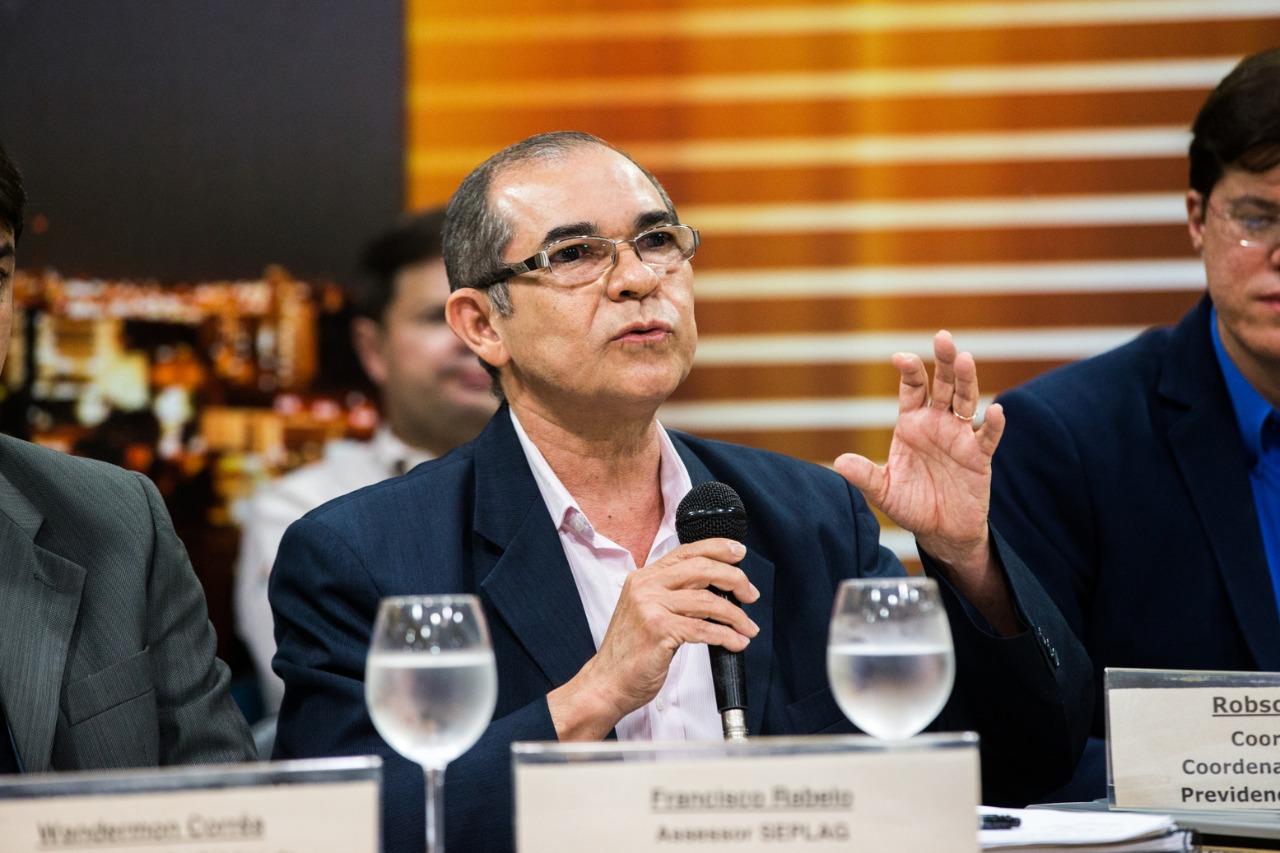 Francisco Rabelo é o novo presidente da Adece - Victor Ximenes - Diário ...