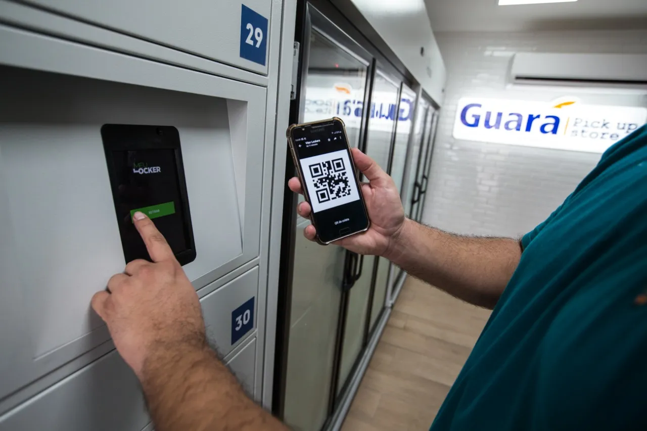 Acesso aos lockers da pick up store Guará é feito apenas com QR Code