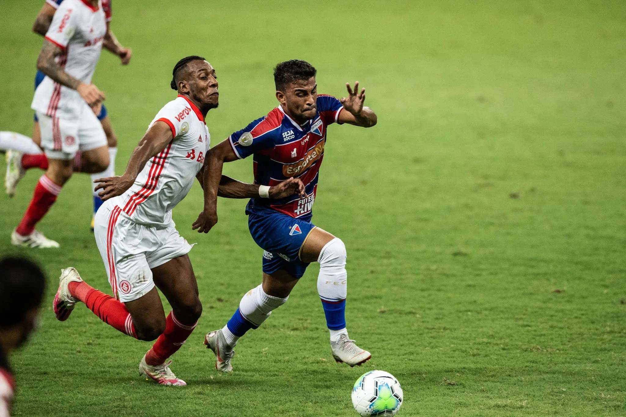 Ronald em ação com a camisa do Fortaleza