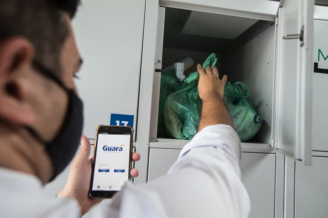 Lockers da pick up store Guará para retirada de produtos