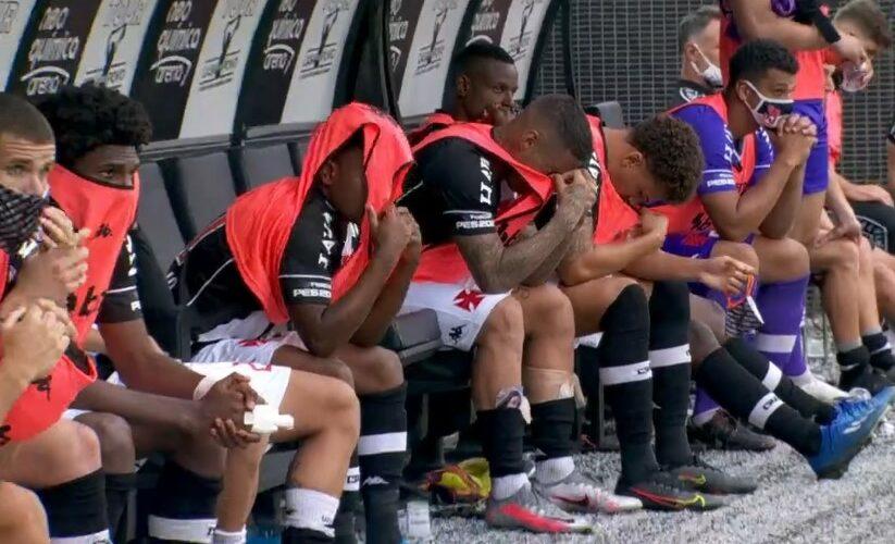 Jogadores do Vasco lamentam virtual rebaixamento do clube
