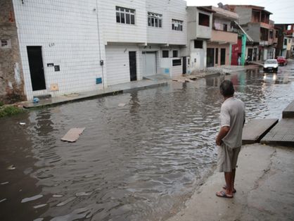 Alagamento causado por chuva em Fortaleza