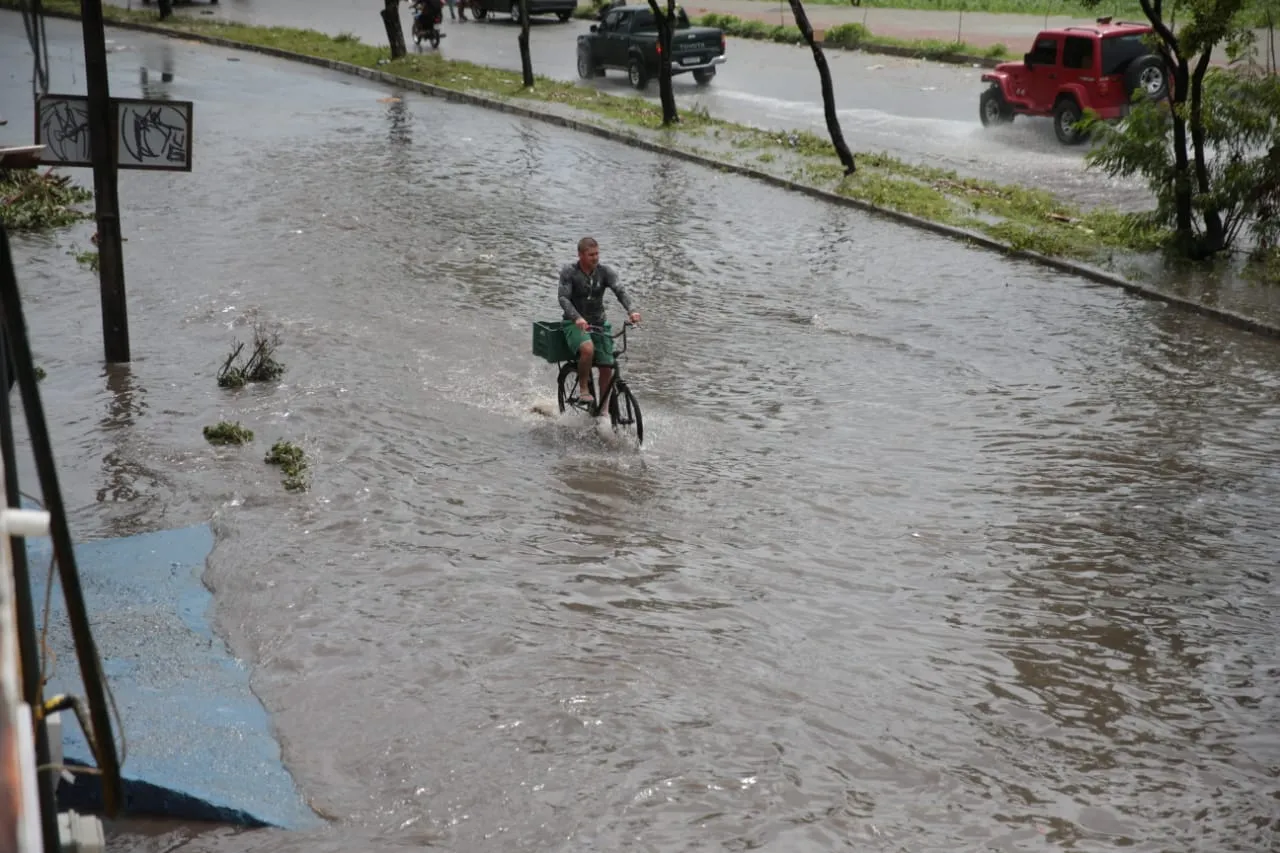 Avenida José Bastos, na capital