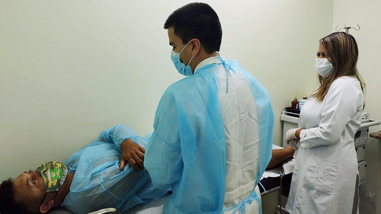 Cirurgia de vasectomia realizada no Hospital Geral. Dr. César Cals
