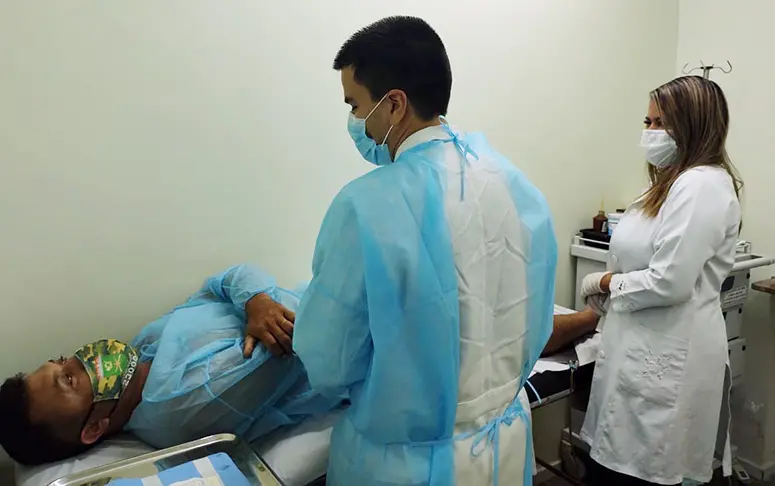 Cirurgia de vasectomia realizada no Hospital Geral. Dr. César Cals