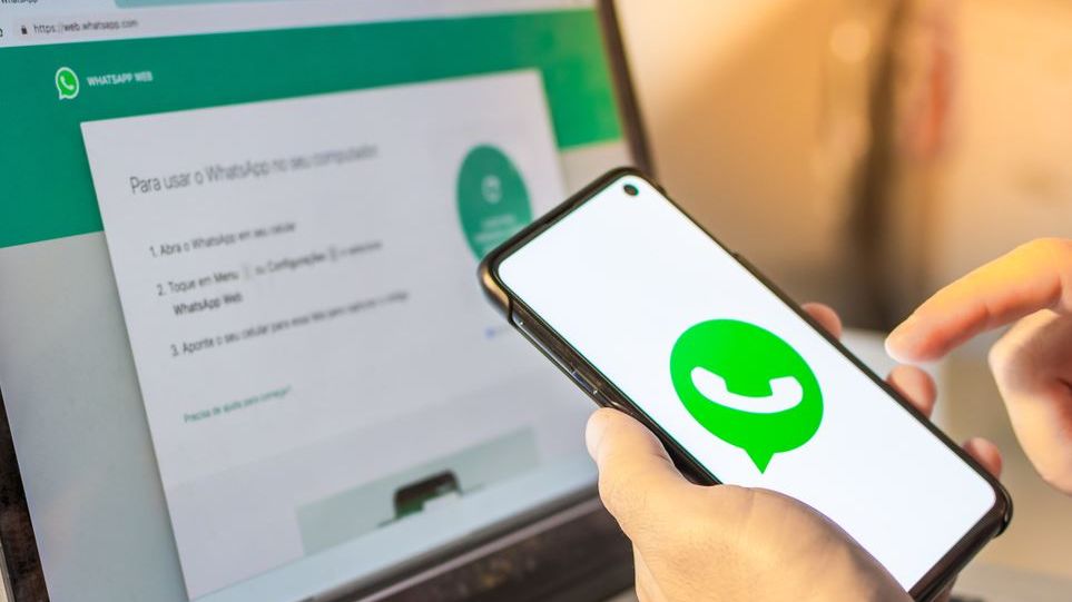 WhatsApp Messenger usado em desktop